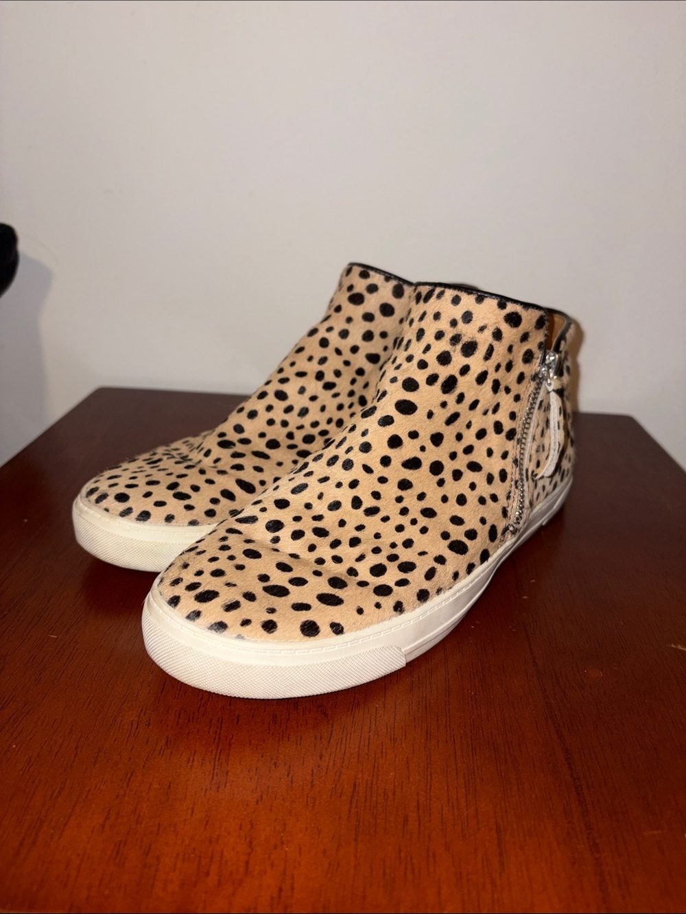Crown Vintage Women’s Zip Shoes